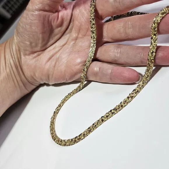 Vintage Trifari Gold Tone Thick Chunky Necklace 24" - Picture 3 of 15